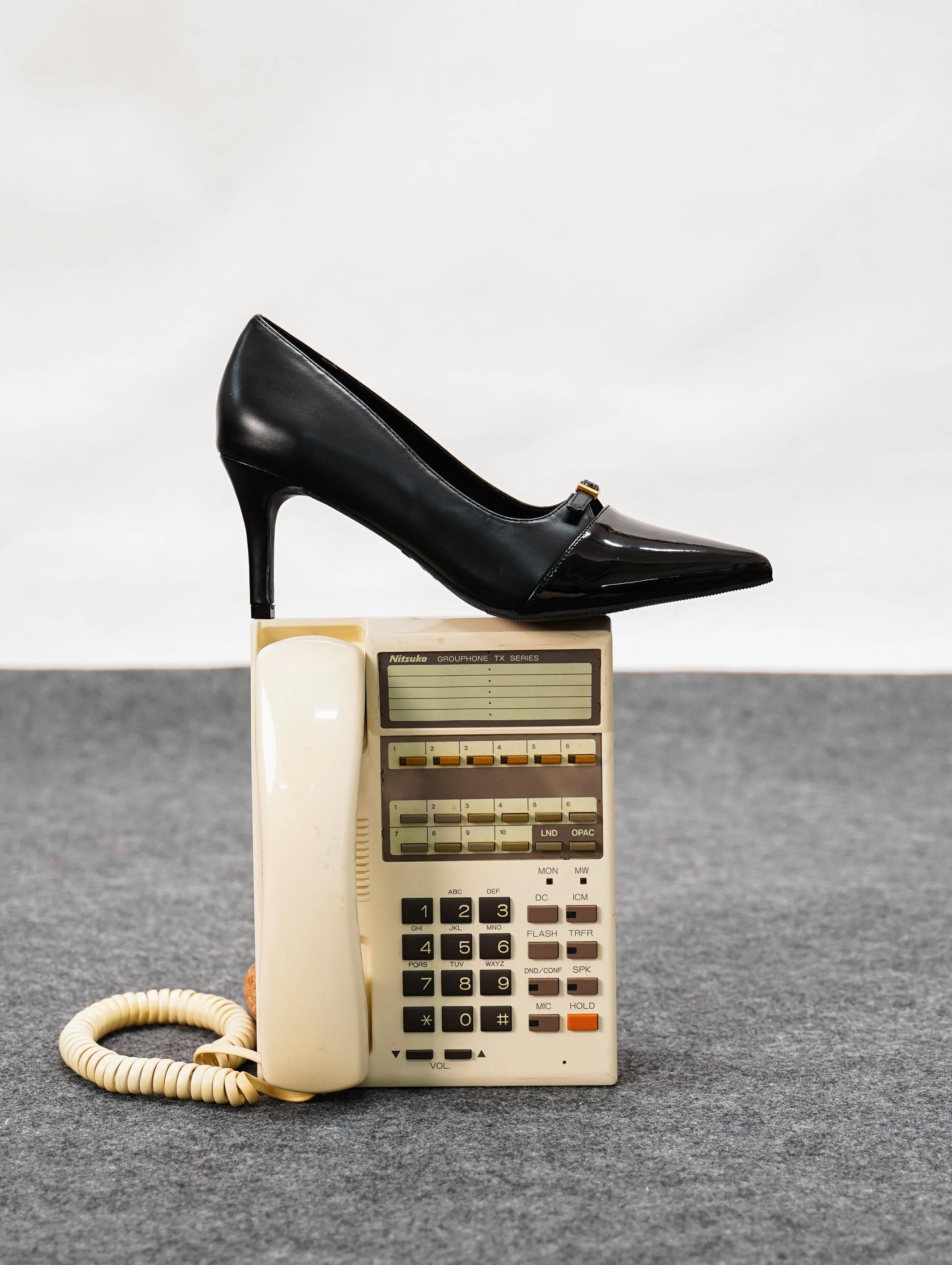 Callen Pointed Toe Pumps (Black)