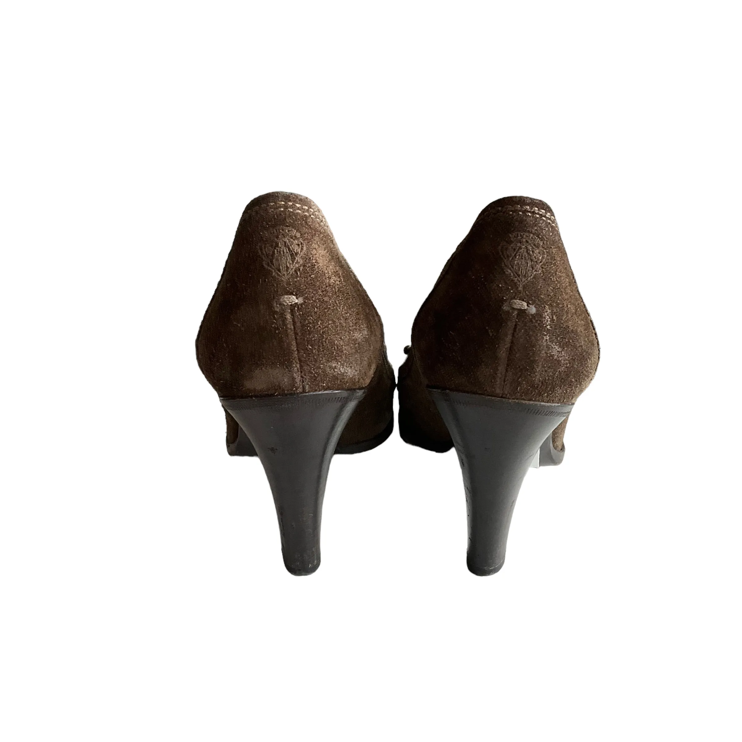 Gucci Suede Fringe Pumps. Size 8