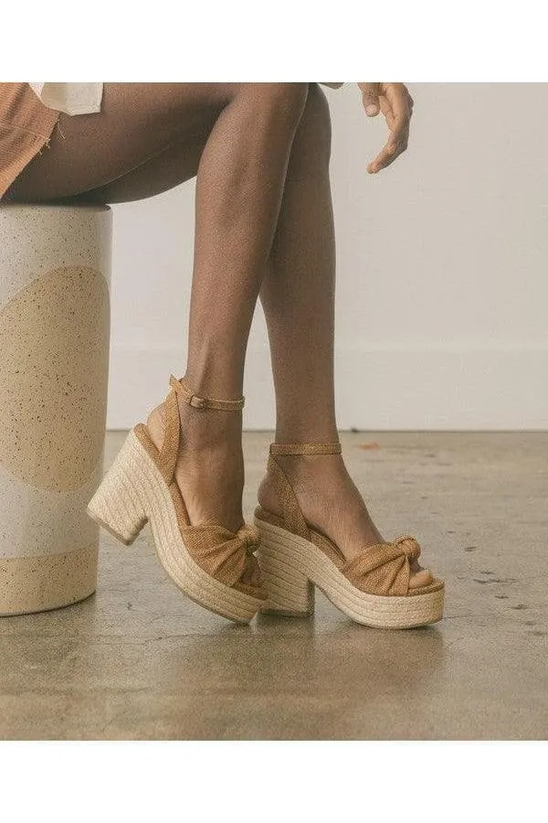 OASIS SOCIETY Mackenzie - Espadrille Wedge Sandal, Latte