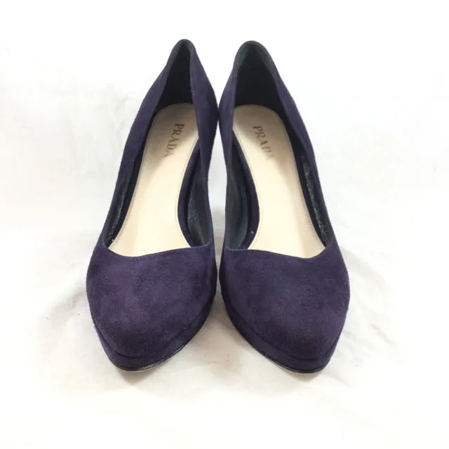 Prada Suede Pumps. Size 40