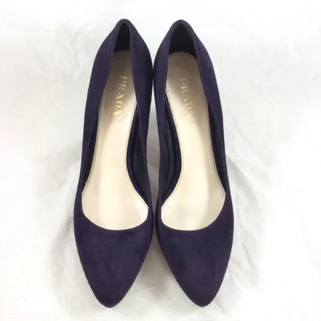 Prada Suede Pumps. Size 40